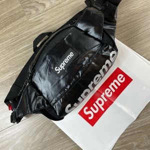 COPY - Supreme Waist Bag Black FW17